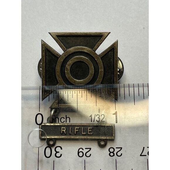 Vintage Sterling Silver Rifle Marksmanship Badge Pin GI Antaya - Picture 2 of 7